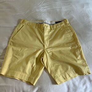 RLX Ralph Lauren Men's Yellow Flat Front Golf Shorts / size 32